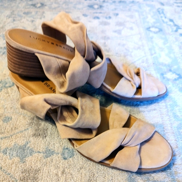Sandals - Picture 3 of 3